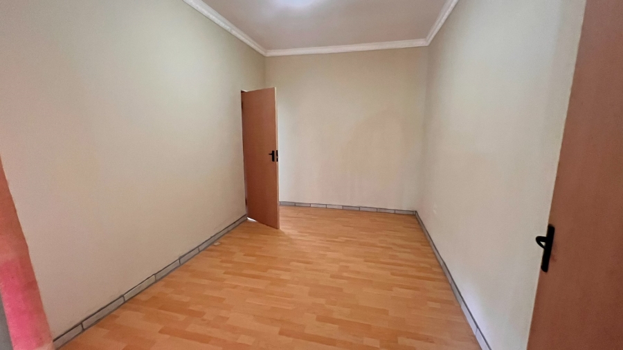 4 Bedroom Property for Sale in Langenhovenpark Free State